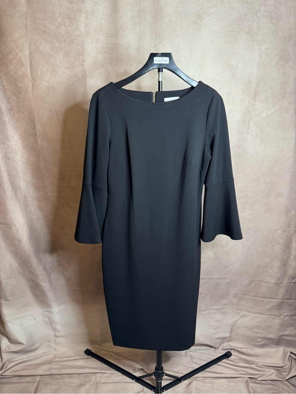 Calvin Klein 3/4 Bell Sleeve Boat Neck Sheath Dress